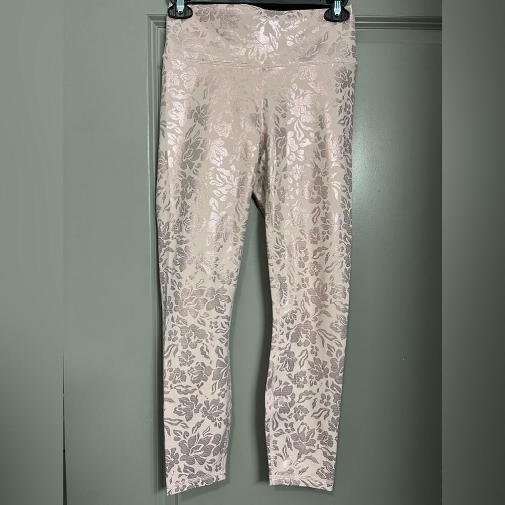 Fabletics Oasis PureLuxe High-Waisted 7/8 Leggings | Pink Floral Foil Design XXS